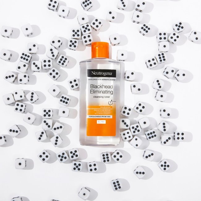Тоник для лица Neutrogena Blackhead Eliminating Cleansing Toner 200 мл