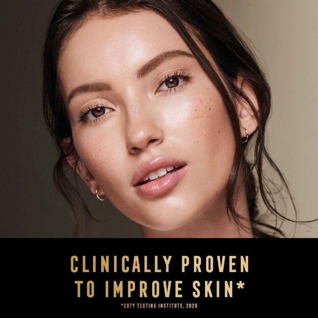 Тональная основа Max Factor Miracle Pure 40 Light Ivory 30 мл