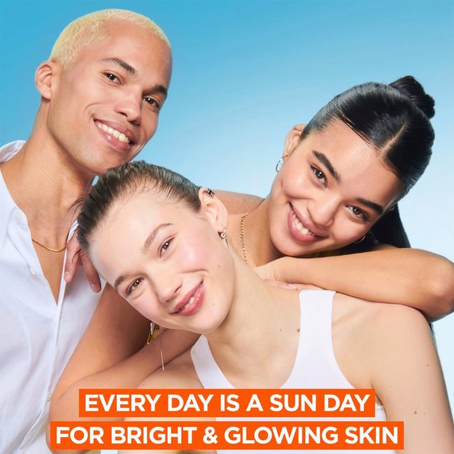 Невидимый увлажняющий солнцезащитный крем Garnier SkinActive Vitamin C* SPF50 для смуглой кожи 40 мл
