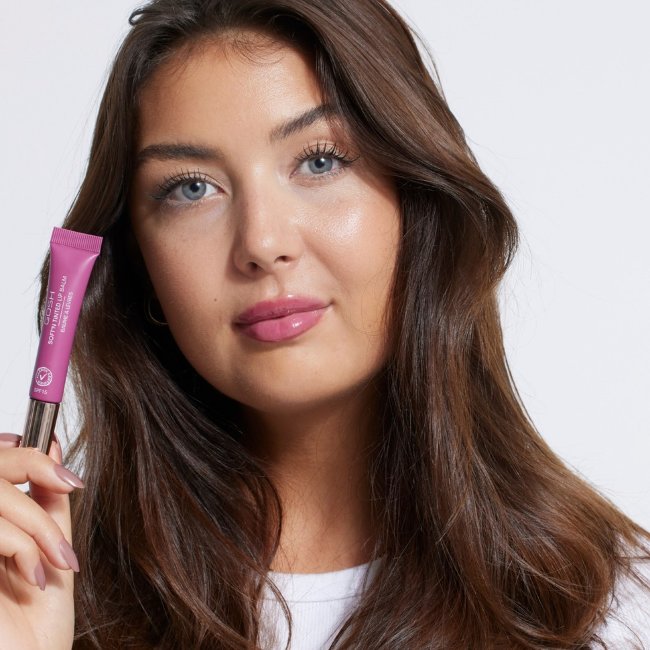 Бальзам для губ с оттенком Gosh Soft`n 006 Berry 8 мл