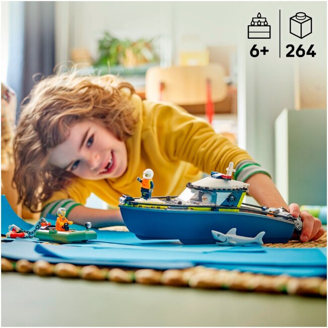 Игрушечный полицейский катер LEGO® City 60456 погоня на полицейской лодке Игрушечный полицейский катер LEGO® City 60456 погоня на полицейской лодке