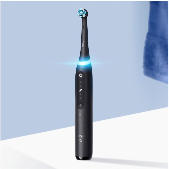 Электрическая зубная щетка Oral-B iO 5S Black с технологией Braun