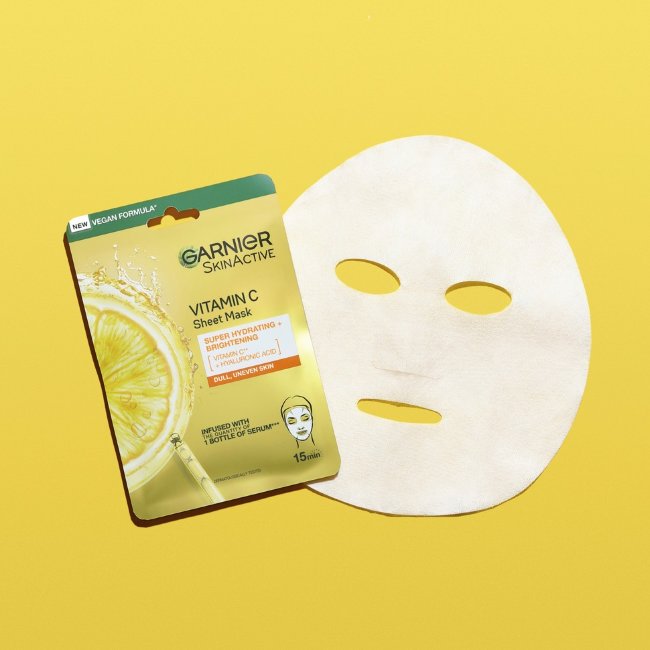 Тканевая маска для лица Garnier SkinActive Vitamin C суперувлажняющая и осветляющая 28 гр
