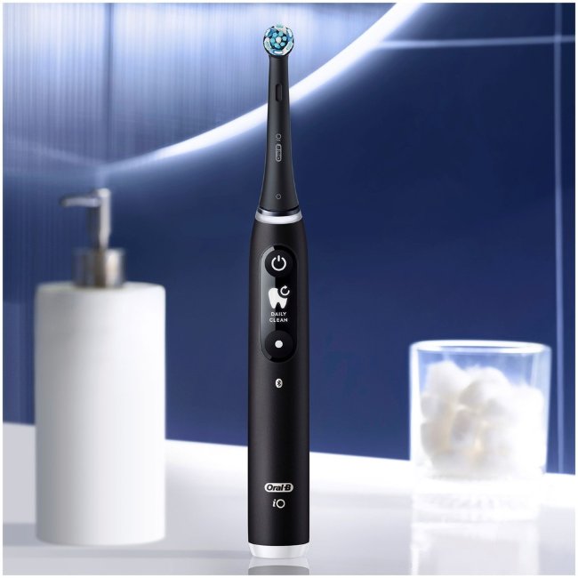 Электрическая зубная щетка Oral-B iO 6S Black с технологией Braun